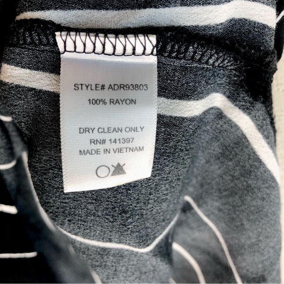 ASTR Black and White Stripe Side Slit Shift Dress, XS - Picture 3 of 6